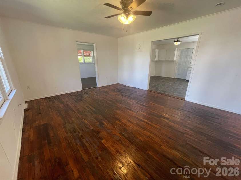 51 Robinson Street, Waynesville, NC 28786.  MLS# CAR4288484, YatesRealty ID 12400. 