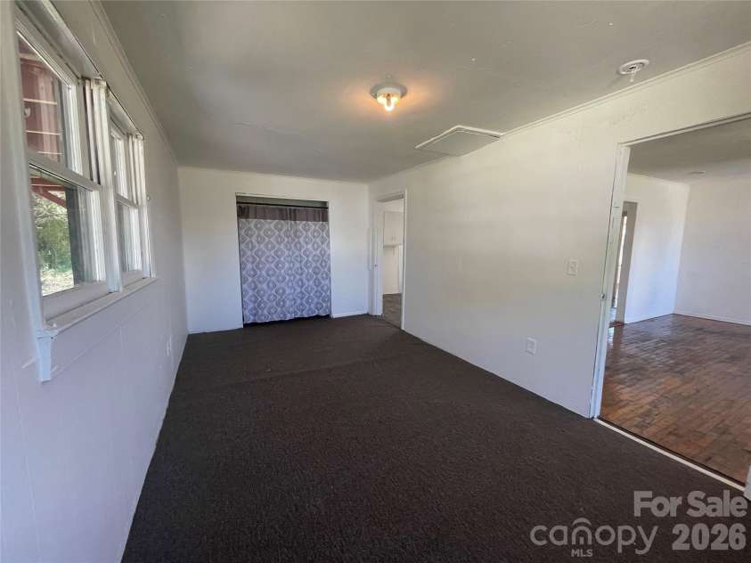 51 Robinson Street, Waynesville, NC 28786.  MLS# CAR4288484, YatesRealty ID 12400. 