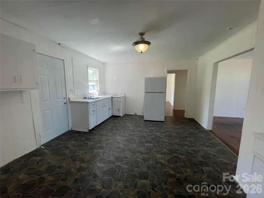 51 Robinson Street, Waynesville, NC 28786.  MLS# CAR4288484, YatesRealty ID 12400. 