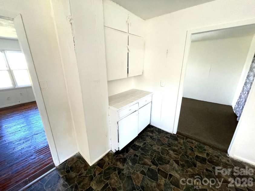 51 Robinson Street, Waynesville, NC 28786.  MLS# CAR4288484, YatesRealty ID 12400. 