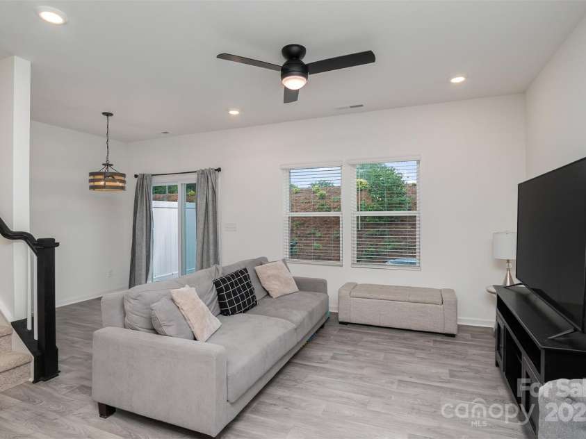 2004 Crooked Oak Lane, York, SC 29745.  MLS# CAR4230482, YatesRealty ID 12402. 