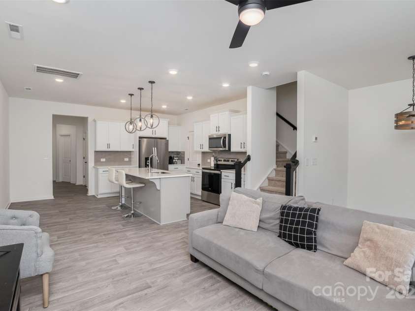 2004 Crooked Oak Lane, York, SC 29745.  MLS# CAR4230482, YatesRealty ID 12402. 