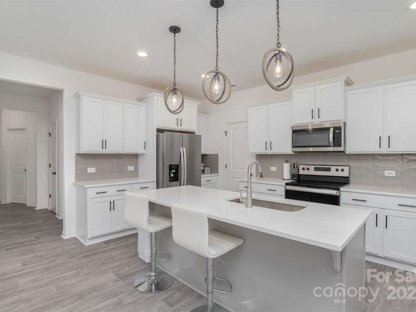 2004 Crooked Oak Lane, York, SC 29745.  MLS# CAR4230482, YatesRealty ID 12402. 