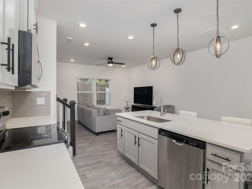 2004 Crooked Oak Lane, York, SC 29745.  MLS# CAR4230482, YatesRealty ID 12402. 