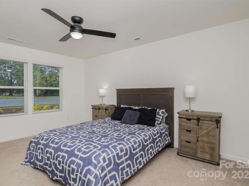 2004 Crooked Oak Lane, York, SC 29745.  MLS# CAR4230482, YatesRealty ID 12402. 