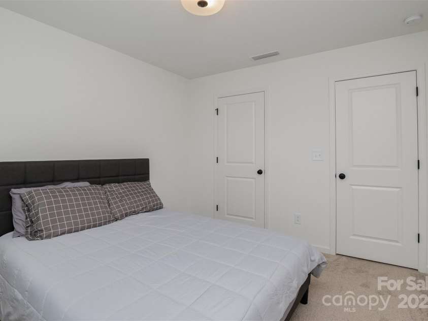 2004 Crooked Oak Lane, York, SC 29745.  MLS# CAR4230482, YatesRealty ID 12402. 