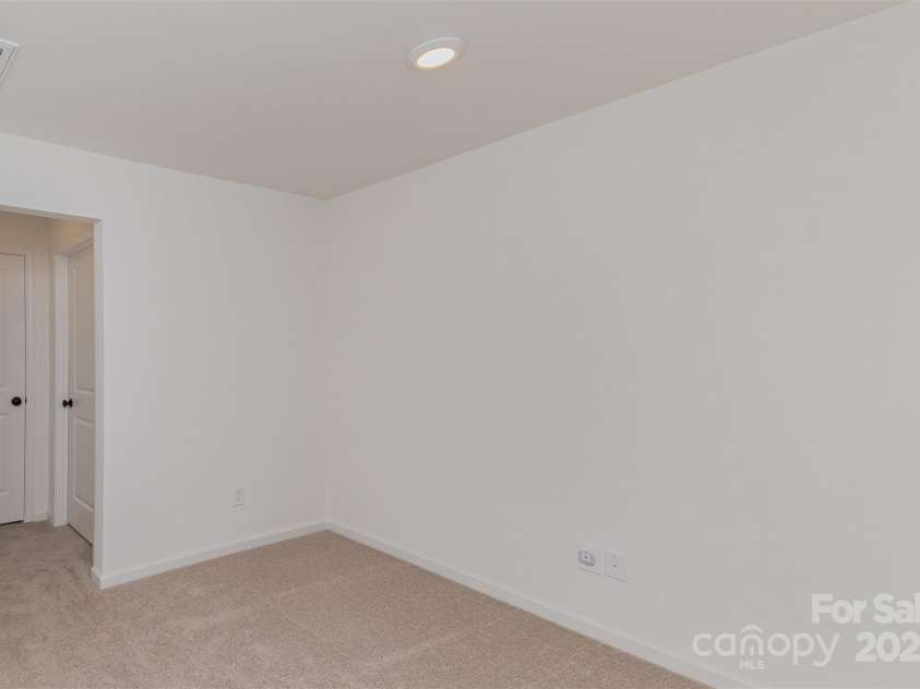 2004 Crooked Oak Lane, York, SC 29745.  MLS# CAR4230482, YatesRealty ID 12402. 