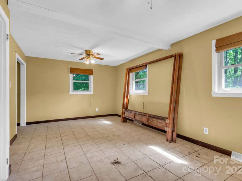 81 Julia Street, Columbus, NC 28722.  MLS# CAR4249289, YatesRealty ID 12403. 