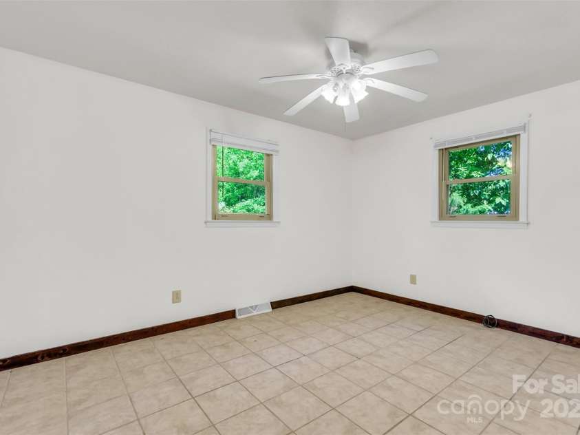 81 Julia Street, Columbus, NC 28722.  MLS# CAR4249289, YatesRealty ID 12403. 