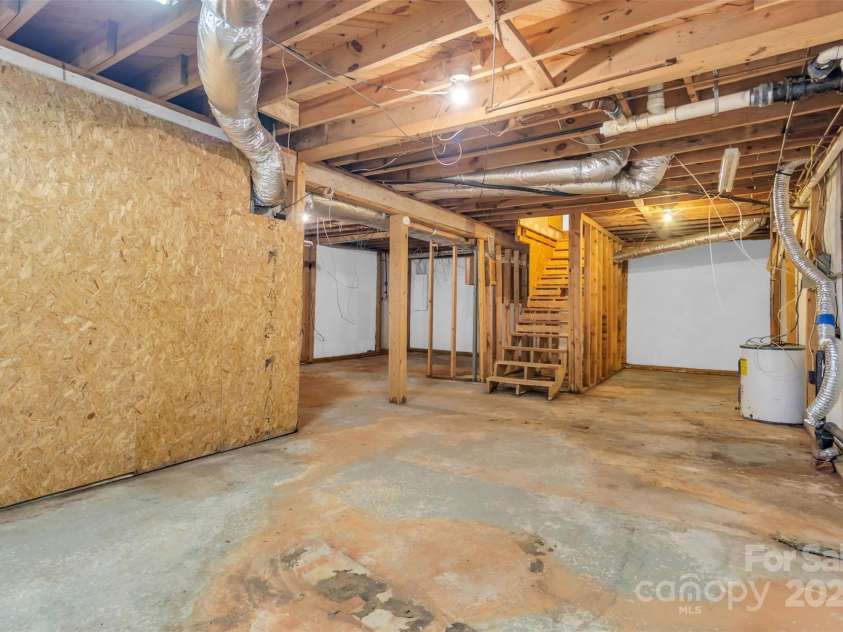 81 Julia Street, Columbus, NC 28722.  MLS# CAR4249289, YatesRealty ID 12403. 