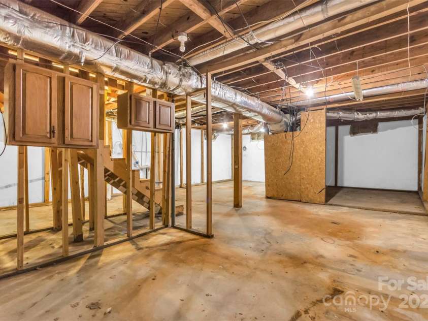 81 Julia Street, Columbus, NC 28722.  MLS# CAR4249289, YatesRealty ID 12403. 