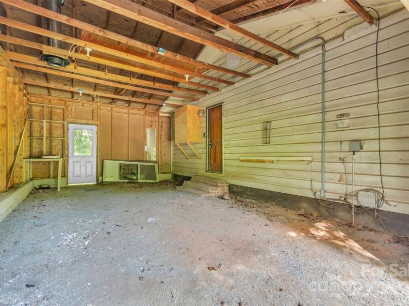 81 Julia Street, Columbus, NC 28722.  MLS# CAR4249289, YatesRealty ID 12403. 
