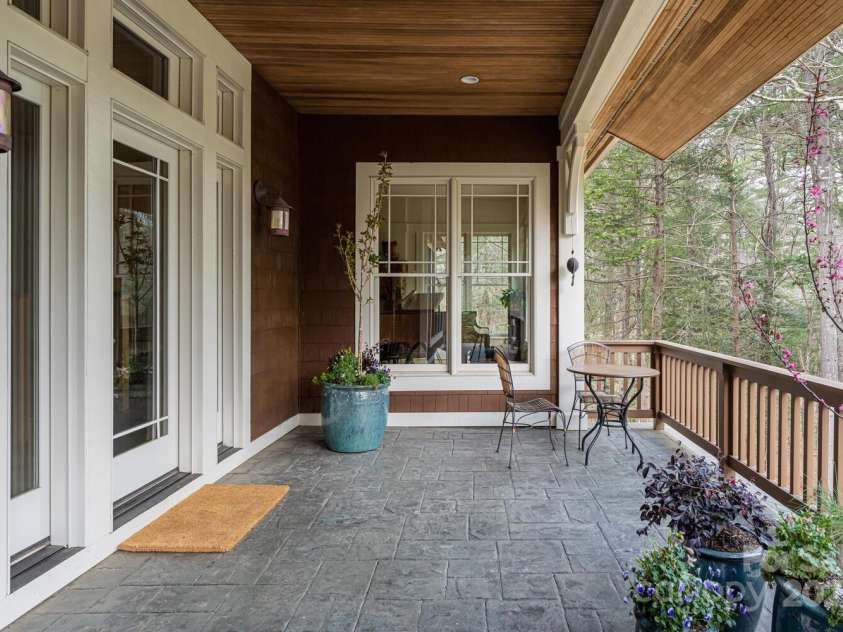343 Racquet Club Road, Asheville, NC 28803.  MLS# CAR4255032, YatesRealty ID 12404. Front Porch