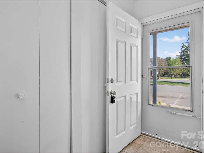 8214 Circle Tree Lane, Charlotte, NC 28277.  MLS# CAR4366640, YatesRealty ID 12404. 