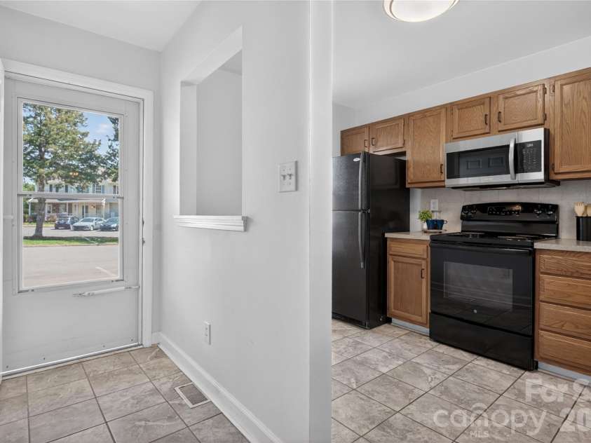 8214 Circle Tree Lane, Charlotte, NC 28277.  MLS# CAR4366640, YatesRealty ID 12404. 