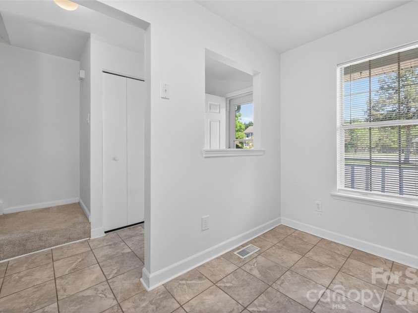 8214 Circle Tree Lane, Charlotte, NC 28277.  MLS# CAR4366640, YatesRealty ID 12404. 
