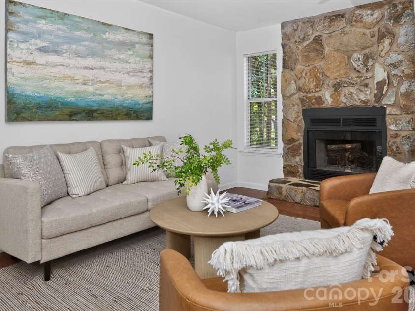 8214 Circle Tree Lane, Charlotte, NC 28277.  MLS# CAR4366640, YatesRealty ID 12404. 