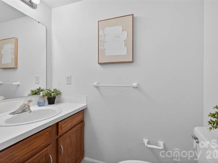 8214 Circle Tree Lane, Charlotte, NC 28277.  MLS# CAR4366640, YatesRealty ID 12404. 