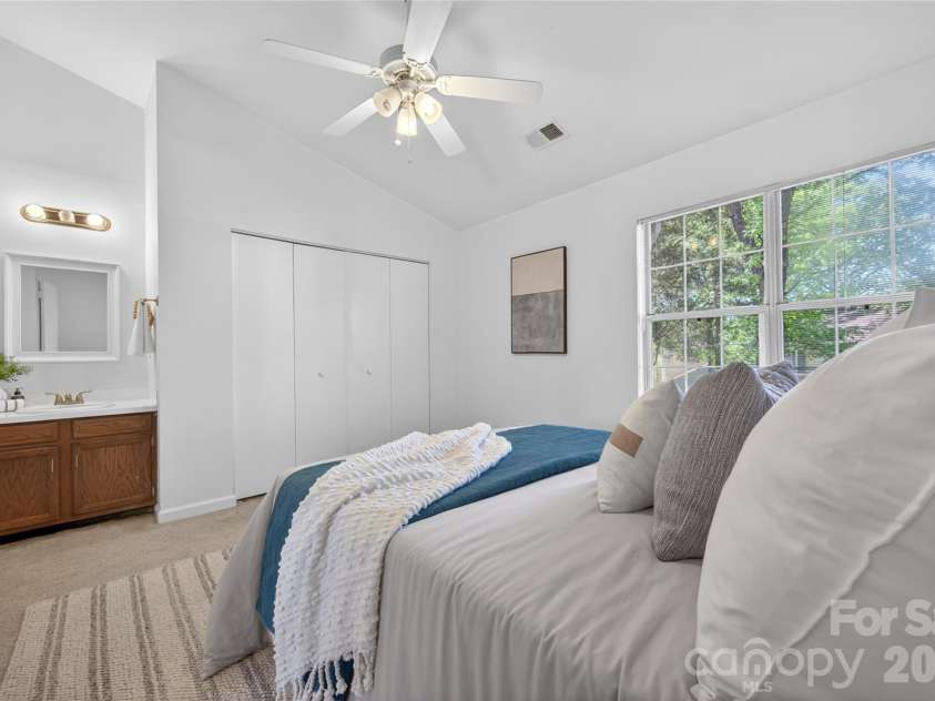 8214 Circle Tree Lane, Charlotte, NC 28277.  MLS# CAR4366640, YatesRealty ID 12404. 