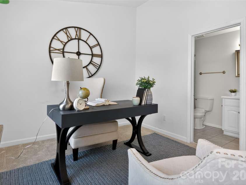 8214 Circle Tree Lane, Charlotte, NC 28277.  MLS# CAR4366640, YatesRealty ID 12404. 