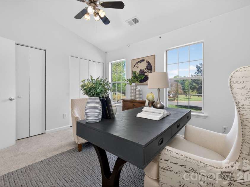 8214 Circle Tree Lane, Charlotte, NC 28277.  MLS# CAR4366640, YatesRealty ID 12404. 