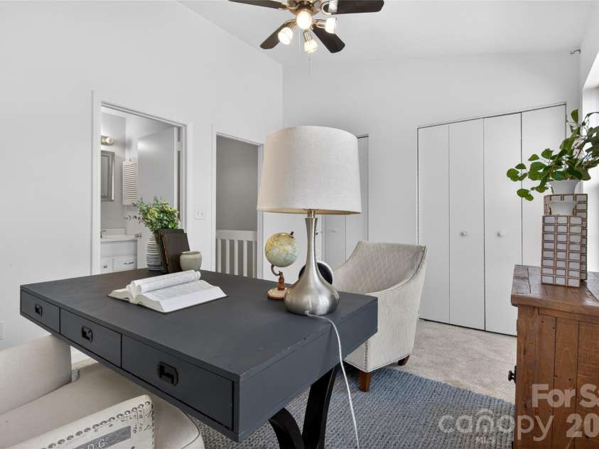 8214 Circle Tree Lane, Charlotte, NC 28277.  MLS# CAR4366640, YatesRealty ID 12404. 