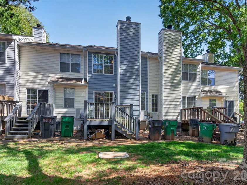 8214 Circle Tree Lane, Charlotte, NC 28277.  MLS# CAR4366640, YatesRealty ID 12404. 