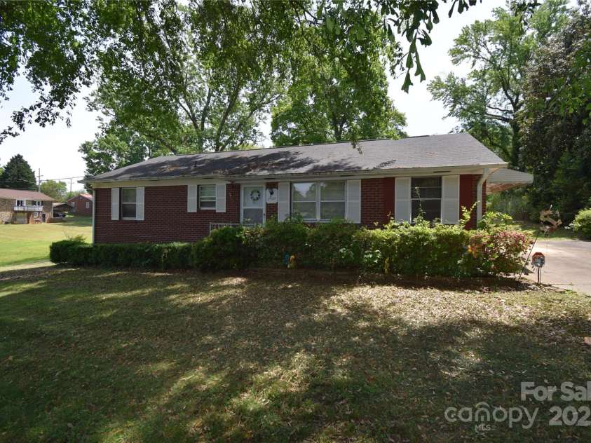 2427 Rhyneland Street, Gastonia, NC 28054.  MLS# CAR4195488, YatesRealty ID 12405. 