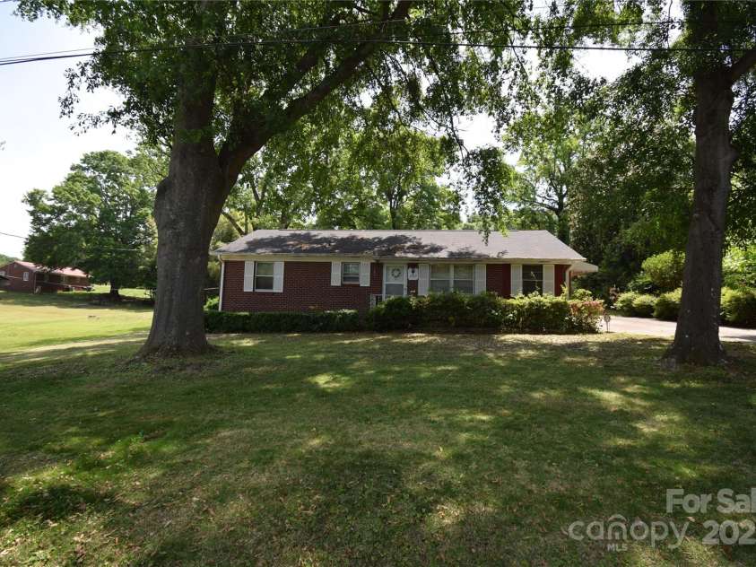 2427 Rhyneland Street, Gastonia, NC 28054.  MLS# CAR4195488, YatesRealty ID 12405. 