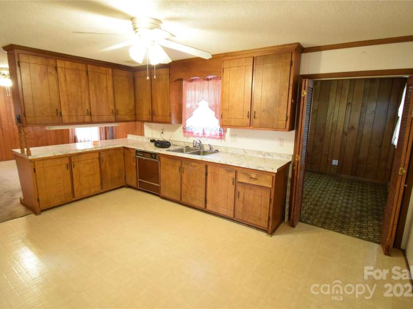 2427 Rhyneland Street, Gastonia, NC 28054.  MLS# CAR4195488, YatesRealty ID 12405. 