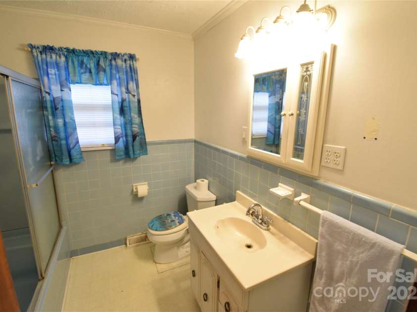 2427 Rhyneland Street, Gastonia, NC 28054.  MLS# CAR4195488, YatesRealty ID 12405. 