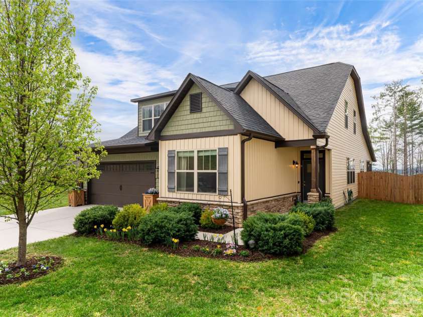 316 Wild Ginger Court, Weaverville, NC 28787.  MLS# CAR4245855, YatesRealty ID 12406. 