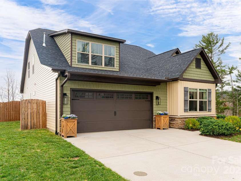 316 Wild Ginger Court, Weaverville, NC 28787.  MLS# CAR4245855, YatesRealty ID 12406. 