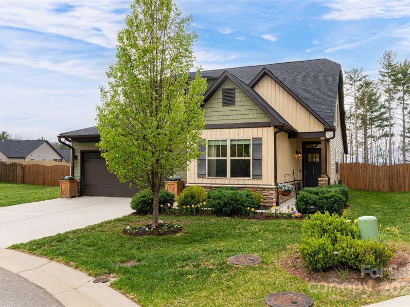 316 Wild Ginger Court, Weaverville, NC 28787.  MLS# CAR4245855, YatesRealty ID 12406. 