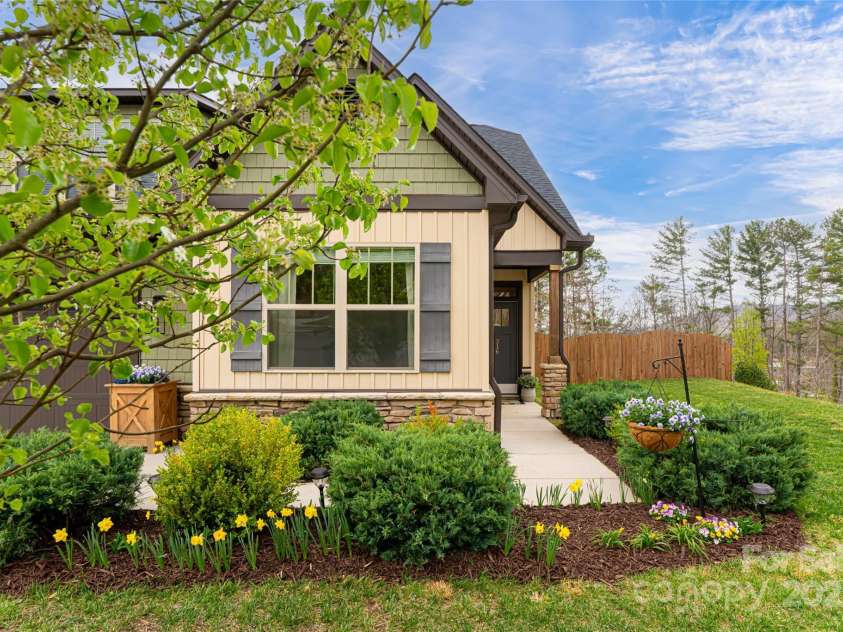 316 Wild Ginger Court, Weaverville, NC 28787.  MLS# CAR4245855, YatesRealty ID 12406. Beautifully landscaped