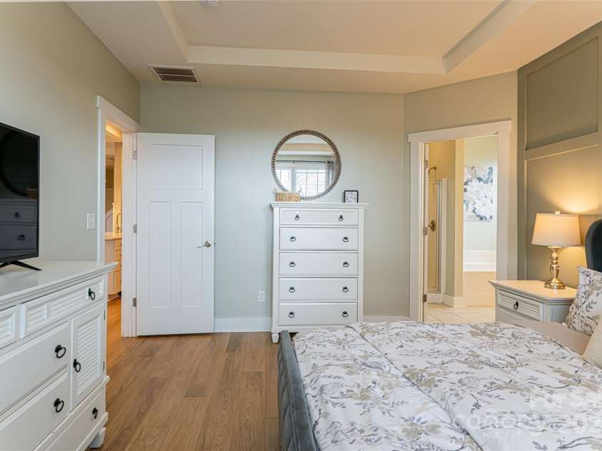316 Wild Ginger Court, Weaverville, NC 28787.  MLS# CAR4245855, YatesRealty ID 12406. Primary Suite