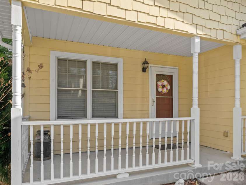 40 Spring Village Lane, Hendersonville, NC 28739.  MLS# CAR4360781, YatesRealty ID 12406. 