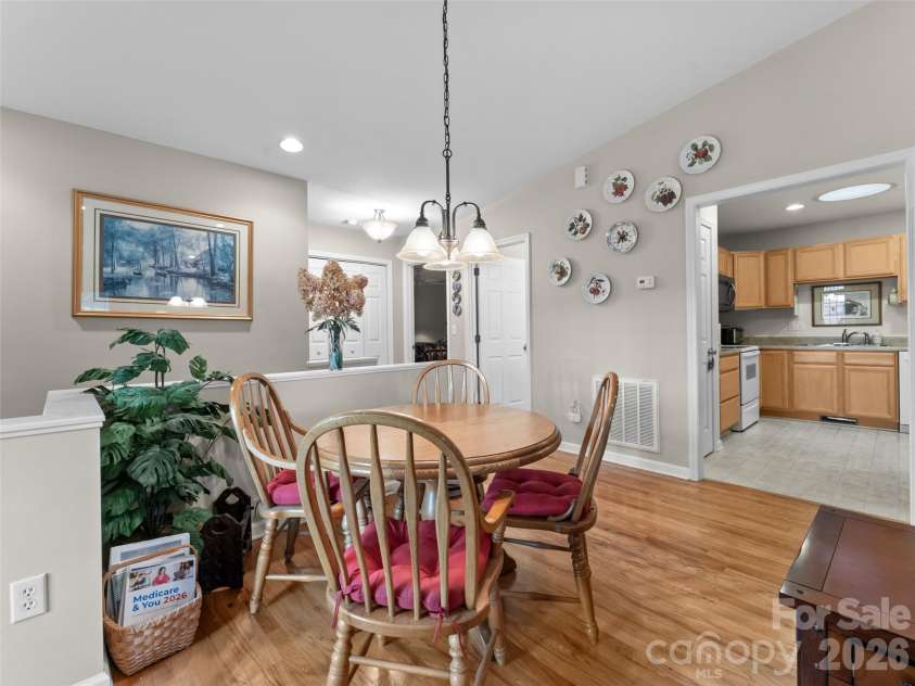 40 Spring Village Lane, Hendersonville, NC 28739.  MLS# CAR4360781, YatesRealty ID 12406. 