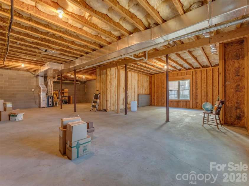 40 Spring Village Lane, Hendersonville, NC 28739.  MLS# CAR4360781, YatesRealty ID 12406. 