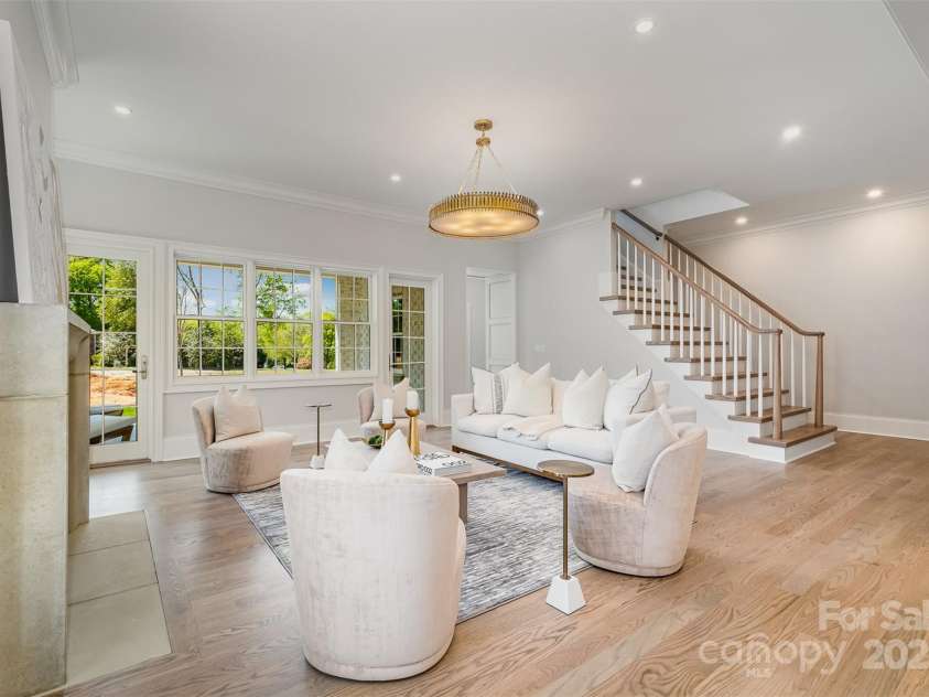 4004 Nettie Court, Charlotte, NC 28211.  MLS# CAR4224277, YatesRealty ID 12408. Living Room - For Representation