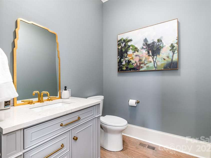4004 Nettie Court, Charlotte, NC 28211.  MLS# CAR4224277, YatesRealty ID 12408. Powder Room - For Representation
