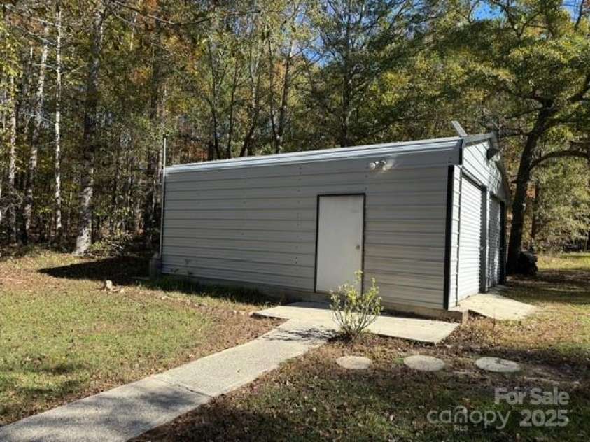7159 Rev Melvin Adams Drive, Kershaw, SC 29067.  MLS# CAR4320576, YatesRealty ID 12408. 