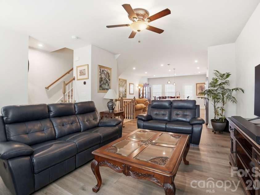 1404 May Apple Drive, Matthews, NC 28104.  MLS# CAR4363590, YatesRealty ID 12409. 
