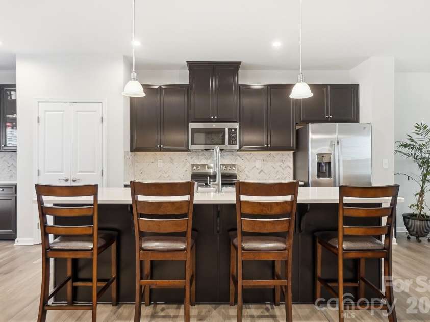 1404 May Apple Drive, Matthews, NC 28104.  MLS# CAR4363590, YatesRealty ID 12409. 
