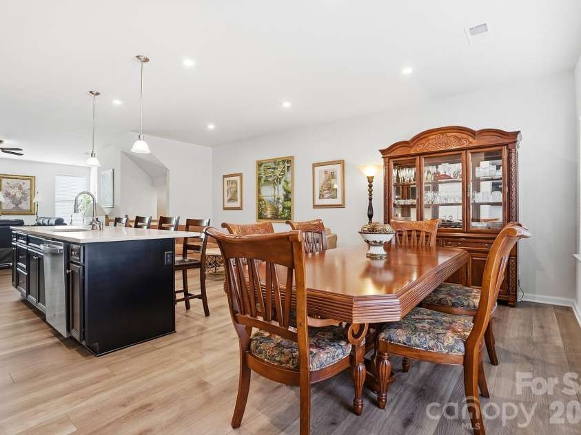 1404 May Apple Drive, Matthews, NC 28104.  MLS# CAR4363590, YatesRealty ID 12409. 