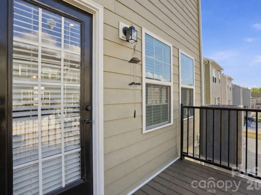 1404 May Apple Drive, Matthews, NC 28104.  MLS# CAR4363590, YatesRealty ID 12409. 