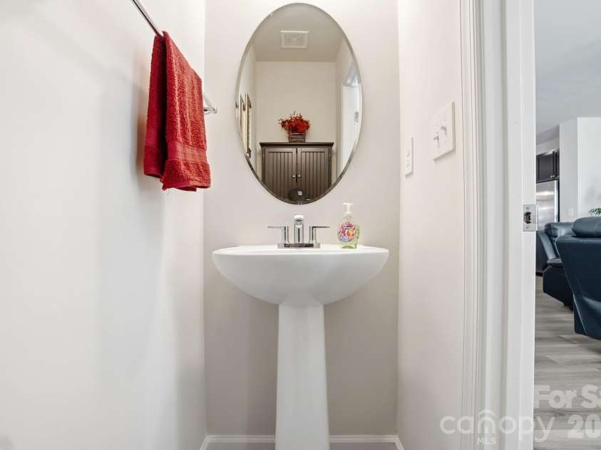 1404 May Apple Drive, Matthews, NC 28104.  MLS# CAR4363590, YatesRealty ID 12409. 