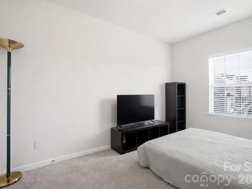 1404 May Apple Drive, Matthews, NC 28104.  MLS# CAR4363590, YatesRealty ID 12409. 