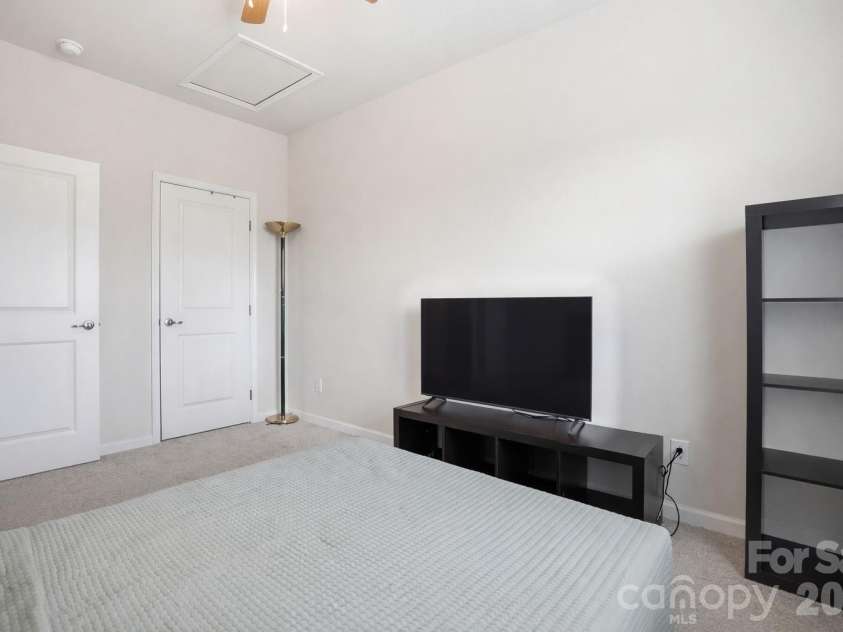 1404 May Apple Drive, Matthews, NC 28104.  MLS# CAR4363590, YatesRealty ID 12409. 