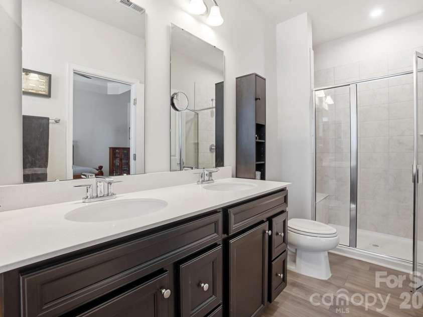 1404 May Apple Drive, Matthews, NC 28104.  MLS# CAR4363590, YatesRealty ID 12409. 